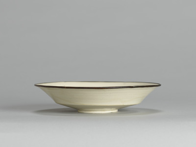 Shallow Dish with Foliate Rim and Lotus Design Ding ware Image