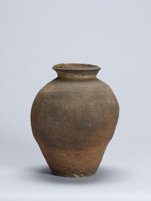 Shigaraki Jar with Carved Rope Patterns Image