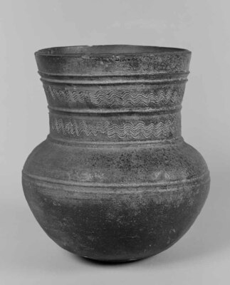 Shiragi Jar Image