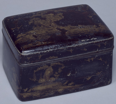 Toiletry Case with Scene of Mount Horai (Penglai) in Makie Image