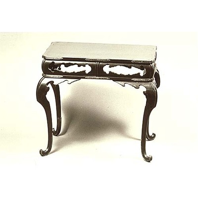 Black Lacquered Table Image