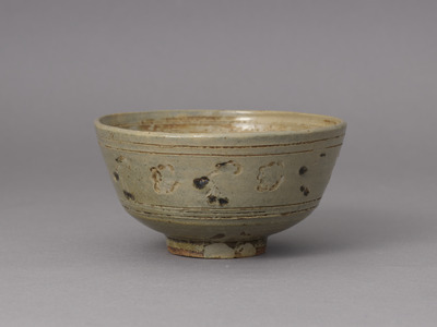 Tea Bowl with Inlay Clouds and Cranes (Yanagihara Ware) Image