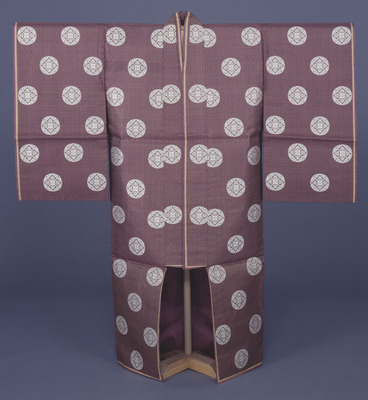 Hosonaga (Princess's Robe) with White Wisteria Medallions on Dark Purple Tortoise-shell Diaper in Do Image