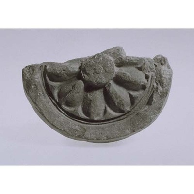 Fragment of Round Eaves Tile with Simple Lotus Petal Design Excavated from Abe-dera Temple Image