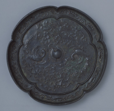 Five-lobed Mirror with Auspicious Flowers and a Pair of Phoenixes Image