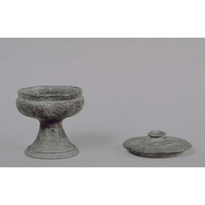 Lidded Stem Sue Jar with Wide Rim Image