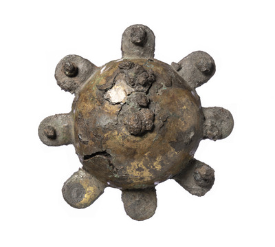 弁財古墳 金銅雲珠 画像