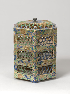 色絵金彩菊文虫籠形三段重 画像