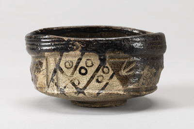 黒織部茶碗 画像