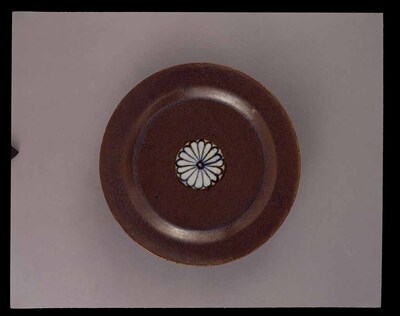 Early Imari Dish with Iron Glaze and Chrysanthemum in Underglaze Blue Image