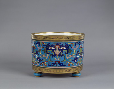 Circular Container with Cloisonne Design in Overglaze Blue and Gold (Minton Ware) Image