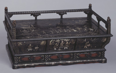 Dais with Pavilion and Figures in Mother-of-Pearl Inlay Image