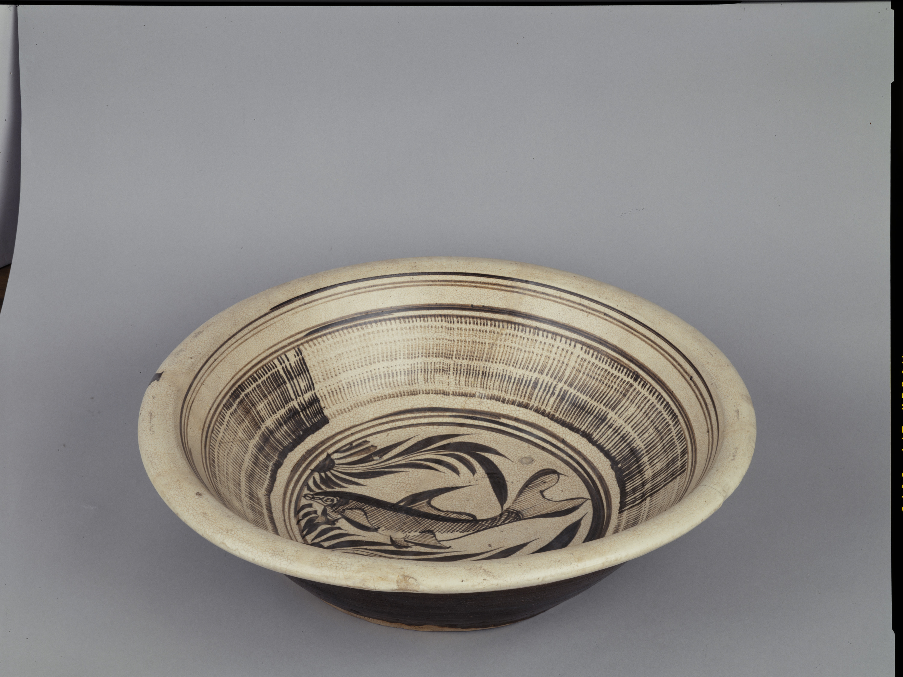 白地鉄絵魚藻文大鉢 磁州窯 画像